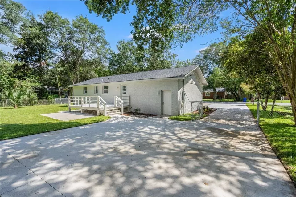 Exterior - 1333 Teal Ave, Charleston, SC 29412 photo 10 of 20