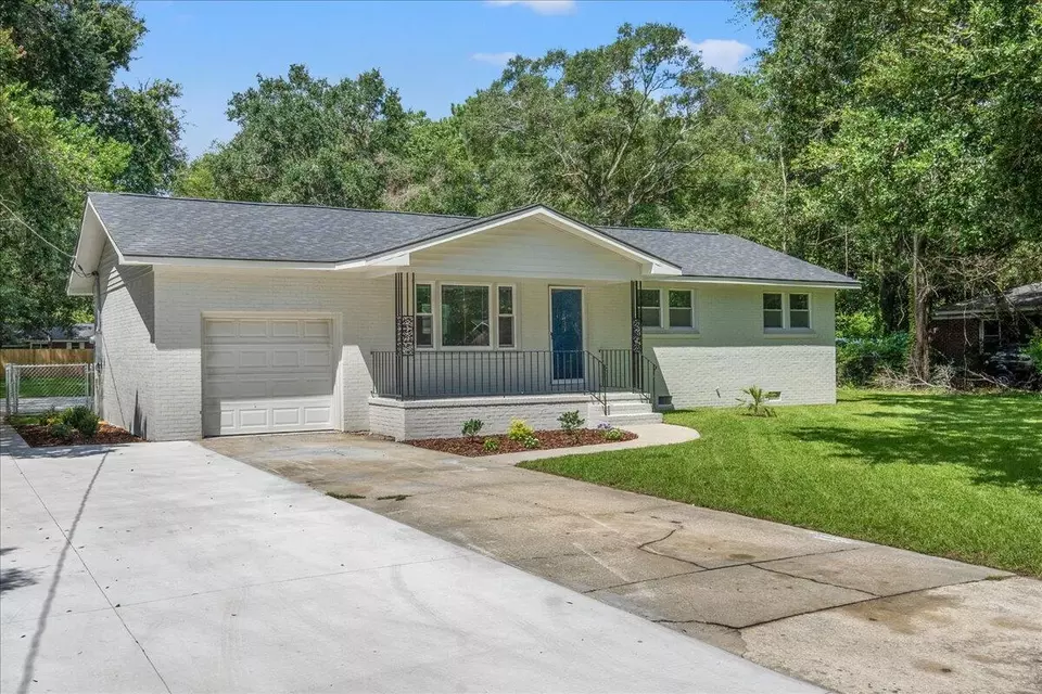 Exterior - 1333 Teal Ave, Charleston, SC 29412 photo 7 of 20