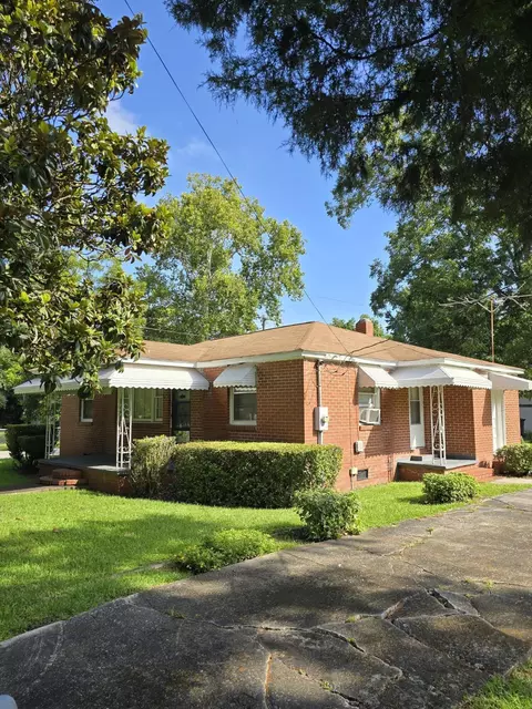 174 Roosevelt Dr, Saint Stephen, SC 29479