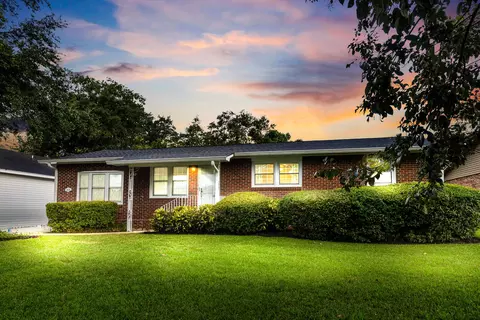 1918 Aichele Dr, North Charleston, SC 29406