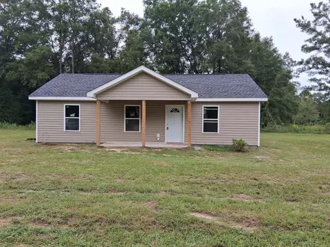 36 Youmans Ln, Smoaks, SC 29481