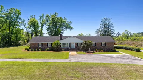 47 Midway St, Bamberg, SC 29003