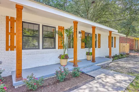 1457 Village Rd, Charleston, SC 29407