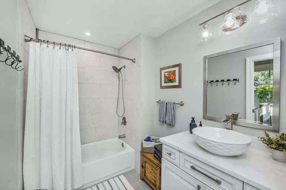Bath - 159 Sea Marsh Dr, Kiawah Island, SC 29455 photo 3 of 3
