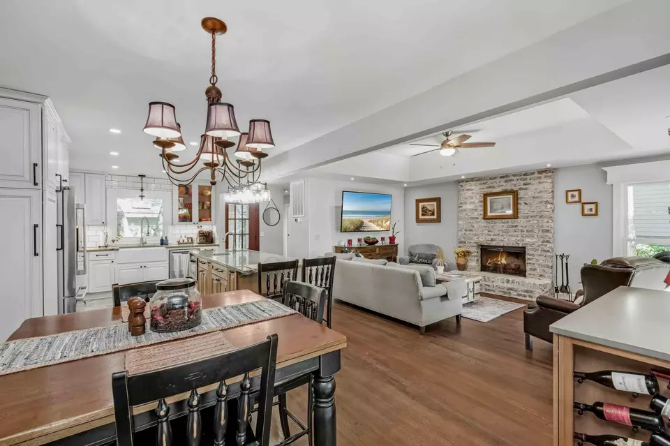 Dining - 159 Sea Marsh Dr, Kiawah Island, SC 29455 photo 1 of 3
