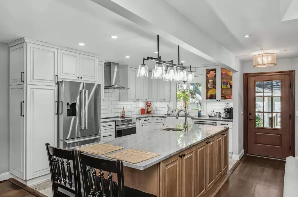 Kitchen - 159 Sea Marsh Dr, Kiawah Island, SC 29455 photo 6 of 6