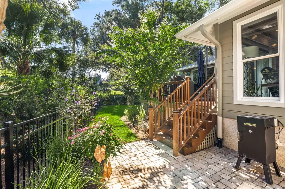 Exterior - 159 Sea Marsh Dr, Kiawah Island, SC 29455 photo 8 of 9