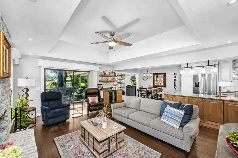 Living - 159 Sea Marsh Dr, Kiawah Island, SC 29455 photo 3 of 5