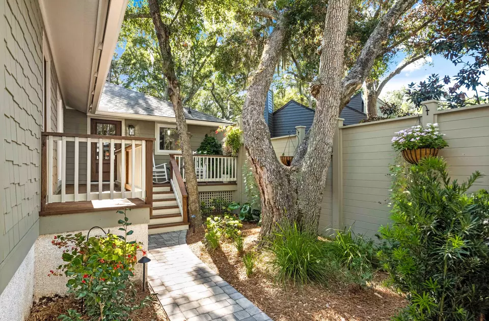 Exterior - 159 Sea Marsh Dr, Kiawah Island, SC 29455 photo 3 of 9