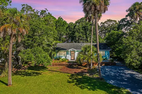 112 W Indian Ave, Folly Beach, SC 29439