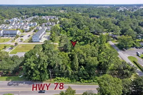 325 W 5th N St, Summerville, SC 29483