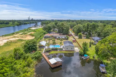 126 Fire Ln, Cross, SC 29436