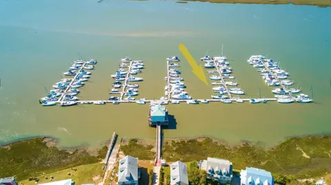 67 W 10th St #D-11, Folly Beach, SC 29439