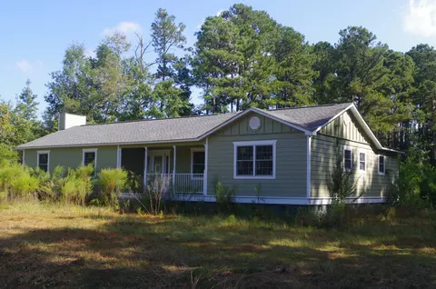 243 Bridalwreath Dr, Saint Matthews, SC 29135