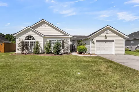 642 Savannah River Dr, Summerville, SC 29485