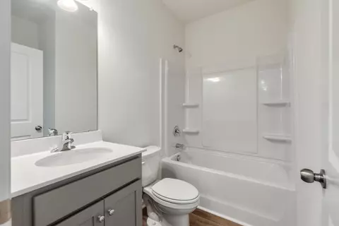Bath - 716 Bluff Oak Dr, Moncks Corner, SC 29461 photo 2 of 5