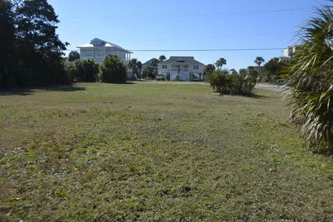 1042 Highway 174, Edisto Island, SC 29438