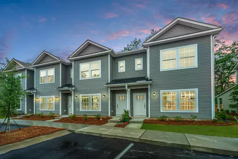 1301 Twin Rivers Dr, Wando, SC 29492