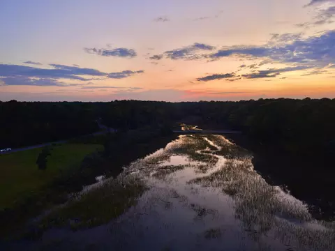 696 Broadmarsh Rd, Mcclellanville, SC 29458