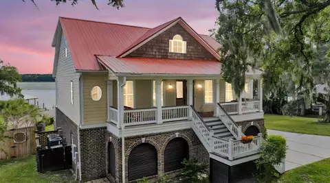 1811 Teal Rd, Moncks Corner, SC 29461