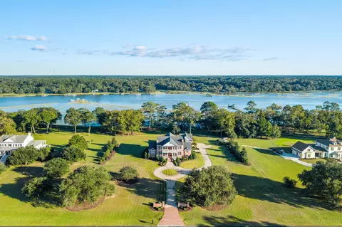 2847 Anchor Watch Dr, Wadmalaw Island, SC 29487