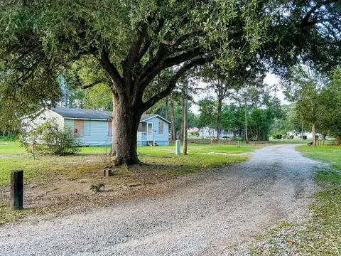 839 Burgin Rd, Mcclellanville, SC 29458