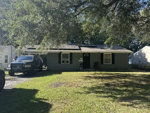 1206 Hawthorne Rd, Hanahan, SC 29410