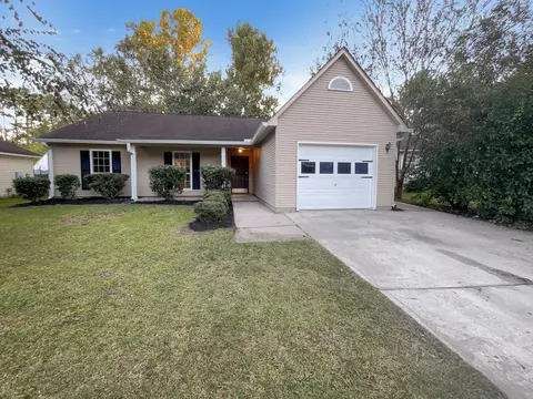 105 Nottingham Ct, Summerville, SC 29485