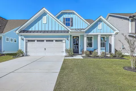 220 Old Grove Ave, Moncks Corner, SC 29461