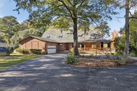 1086 St Julien Dr, Eutawville, SC 29048