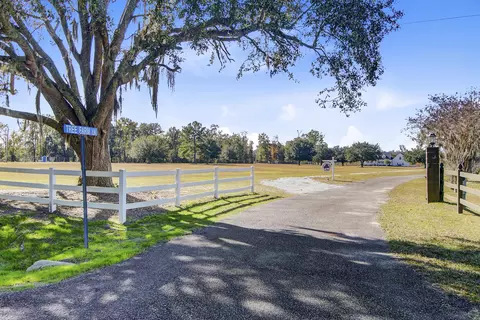 933 Tree Farm Ln, Cross, SC 29436