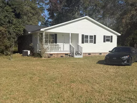 121 Franklin St, Holly Hill, SC 29059
