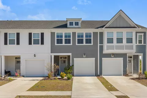 432 Trotters Ln, Moncks Corner, SC 29461