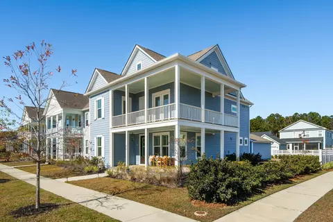 670 Blueway Ave, Summerville, SC 29486