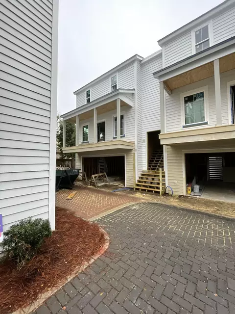 7 Iron Frg Aly, Charleston, SC 29403