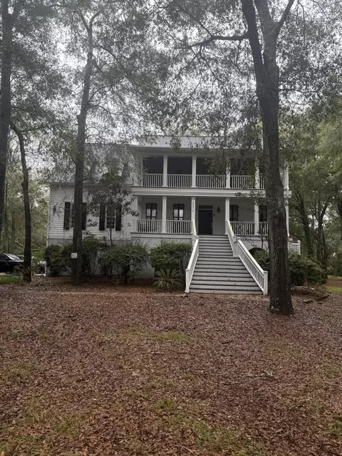 6976 Maybank Hwy, Wadmalaw Island, SC 29487