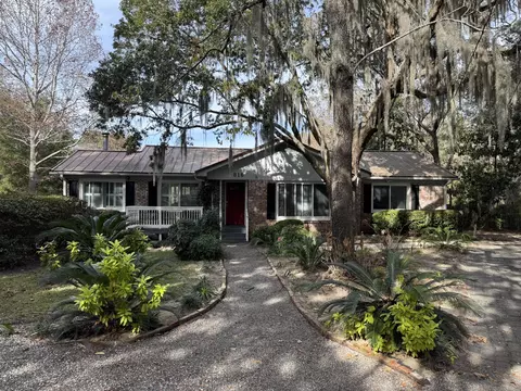 816 Bose Ct, Mount Pleasant, SC 29464
