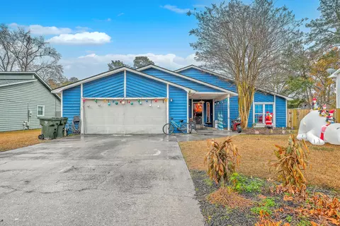109 Coachman Ln, Summerville, SC 29483