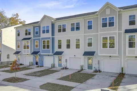 447 Caledon Ct, Johns Island, SC 29455