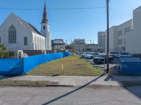 29 Henrietta St, Charleston, SC 29403
