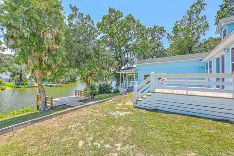 1303 Delano St, Manning, SC 29102