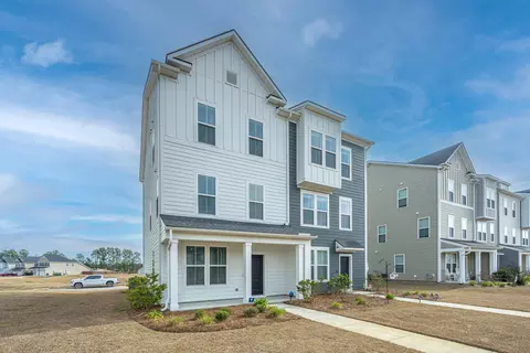 833 Recess Point Dr, Moncks Corner, SC 29461