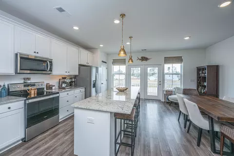 Kitchen - 833 Recess Point Dr, Moncks Corner, SC 29461 photo 6 of 7