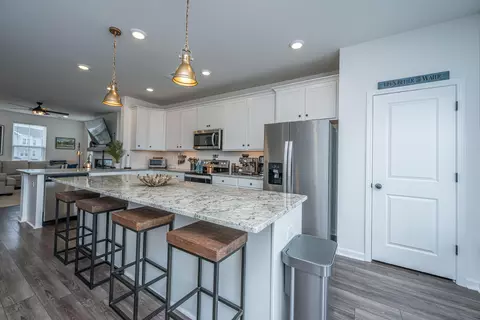 Kitchen - 833 Recess Point Dr, Moncks Corner, SC 29461 photo 4 of 7