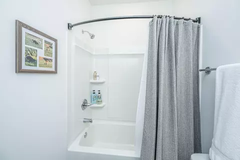 Bath - 833 Recess Point Dr, Moncks Corner, SC 29461 photo 4 of 5