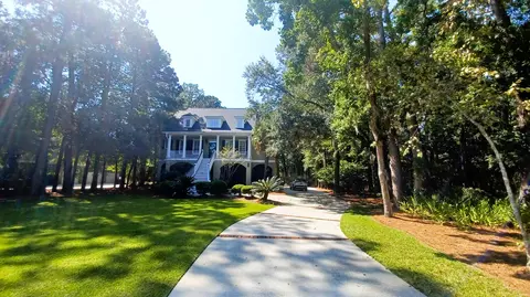 1492 Headquarters Plantation Dr, Johns Island, SC 29455