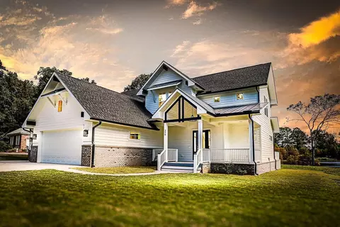 256 Plantation Dr, Manning, SC 29102