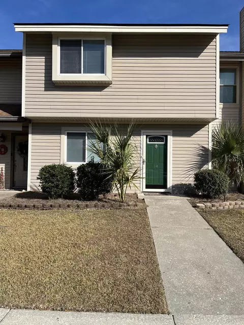 14 Hunters Ct, Goose Creek, SC 29445