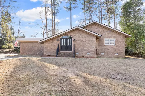 204 Brook Dr, Saint Matthews, SC 29135