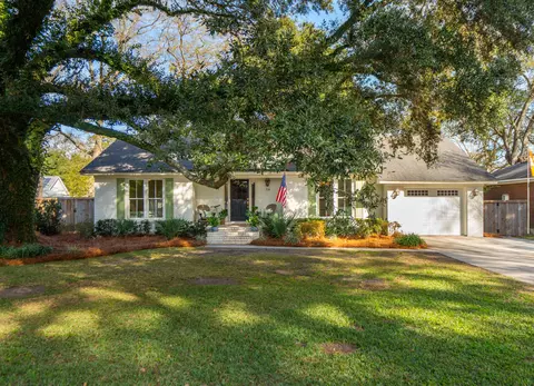 938 Sea Gull Dr, Mount Pleasant, SC 29464